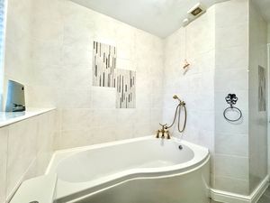 Photo 10- click for photo gallery